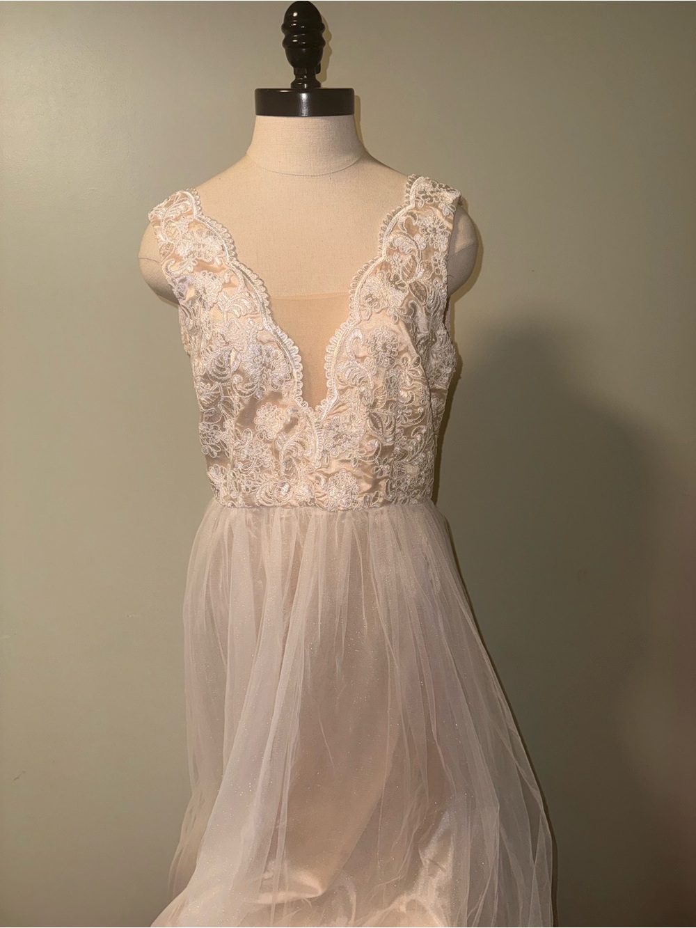 Ivory Lace V-Neck Maxi Dress